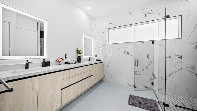 Building Photo - 230 W Pine Valley Ln