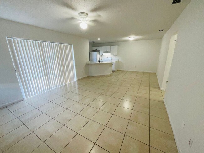 Building Photo - 2 Bedroom 2 Bathroom 1/2 Duplex