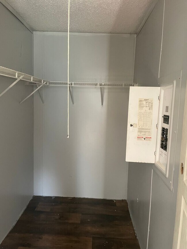 Building Photo - 3 BR 2 Bath 1,280 sq ft singlewide mobile home on 3.09 acres in Lonoke, AR