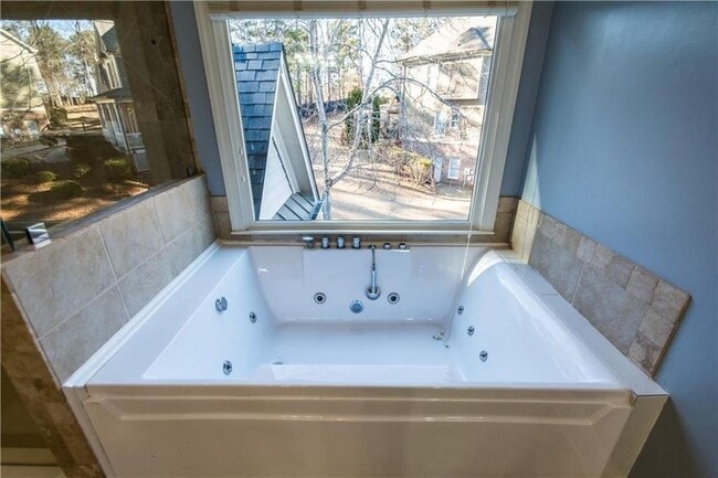 Building Photo - 8465 Bethel Ridge Ct