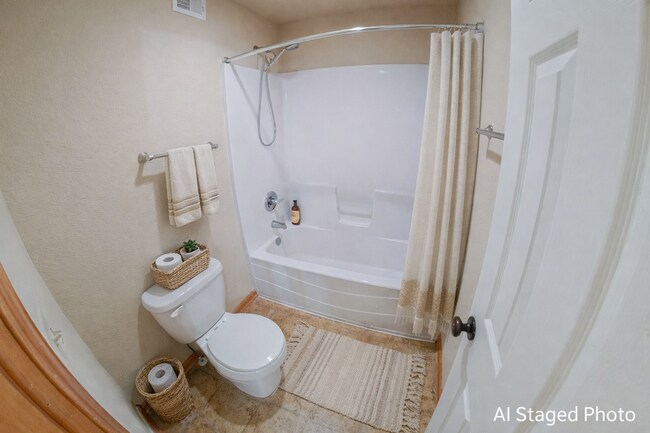 Building Photo - Beautiful Miller Ranch Town-Home with Open Floor Plan! Available Now!