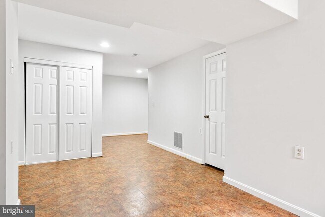 Building Photo - 31 Palmer Ct