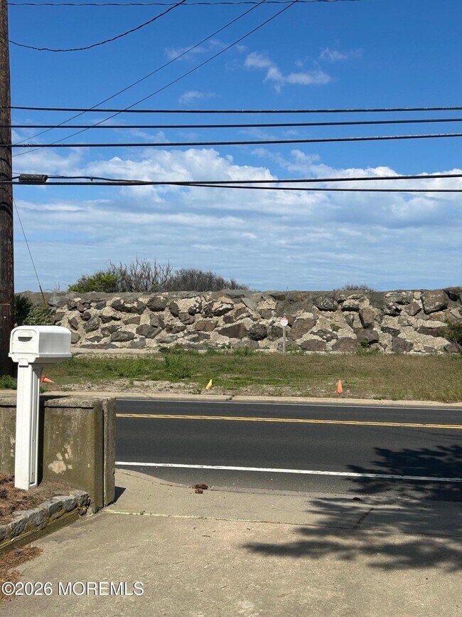 Building Photo - 674 Ocean Ave