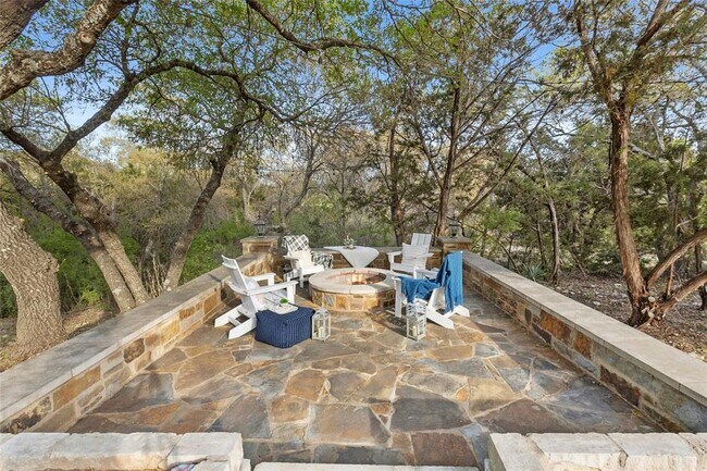 Building Photo - 1420 Mirador