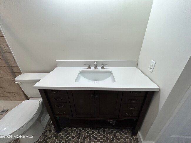 Building Photo - 27 Milford Ave