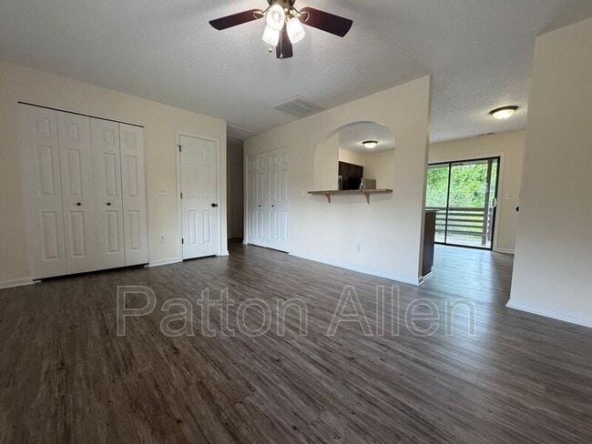 Building Photo - 20 Dawnwood Cir