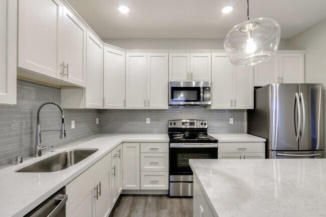 Building Photo - The Rose Apartments