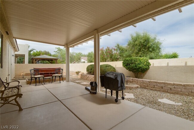 Building Photo - 7584 Splashing Rock Dr