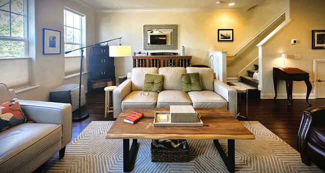 Building Photo - 234 Windsor River Rd