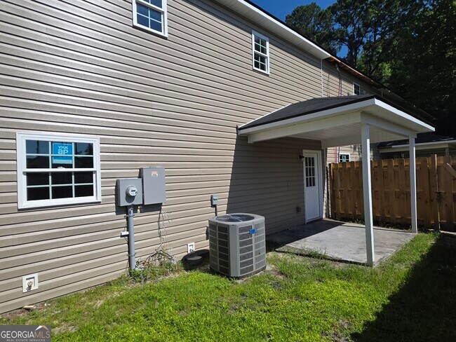 Building Photo - 113 Towne Pk E Dr