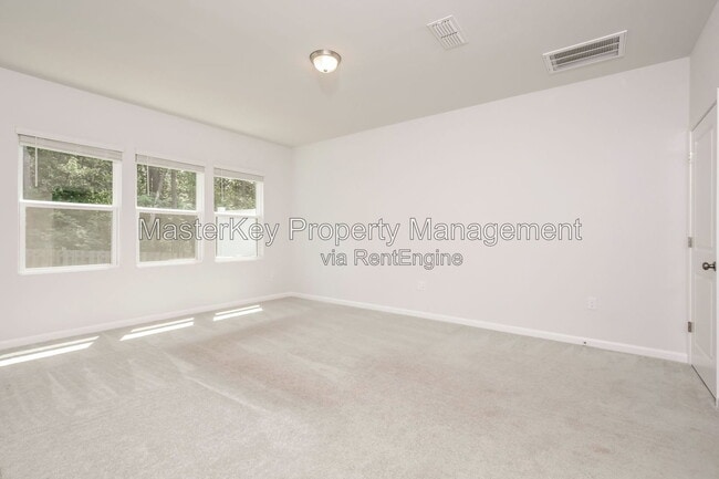 Building Photo - 804 McKenzie Pk Ter