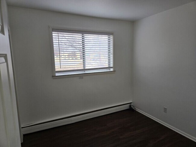 Building Photo - 6541 2nd St NE