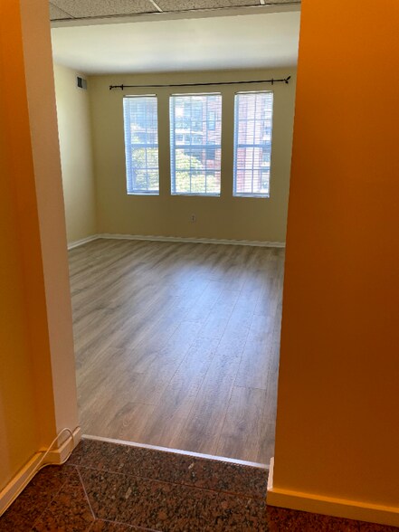 Building Photo - 1811 Key Blvd