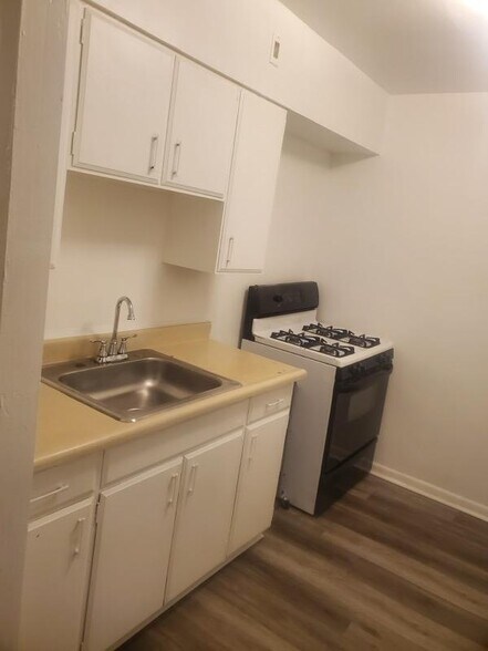 Building Photo - 2368 Chickasaw St