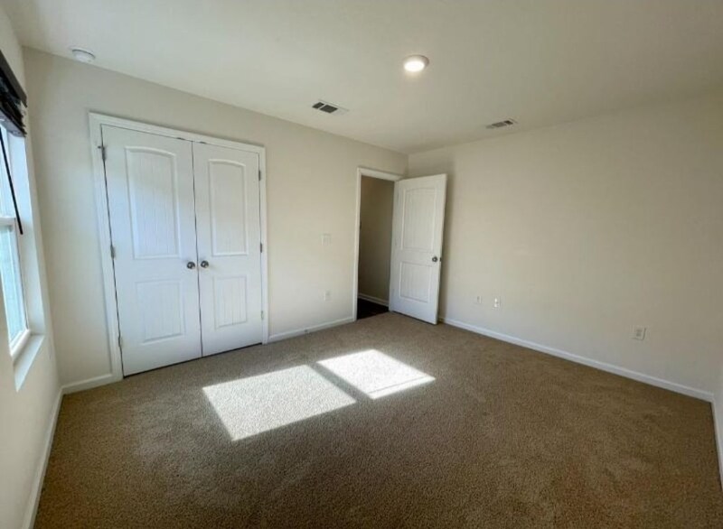 Building Photo - 910 Merganser Way