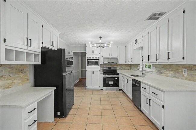 Building Photo - 3947 Camrose Pl