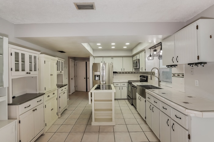 Building Photo - 6558 Timucuans Dr