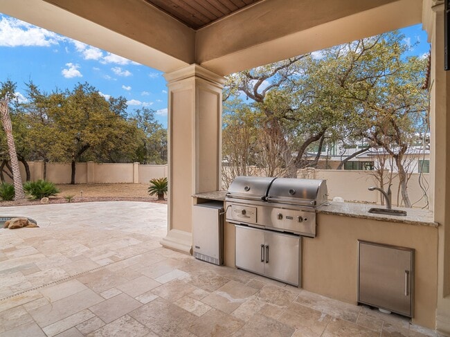 Building Photo - 202 Wellesley Loop