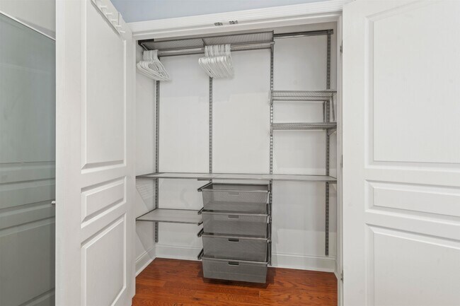 Building Photo - 4301 Park Ave