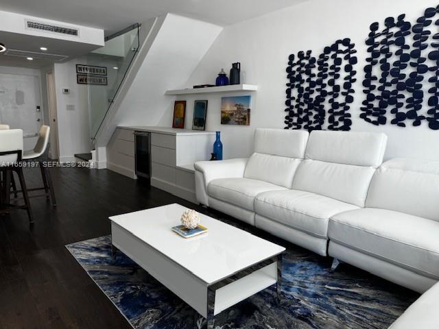 Building Photo - 5401 Collins Ave