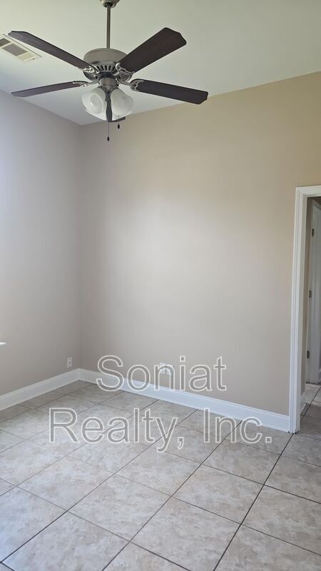 Building Photo - 8603 Forshey St