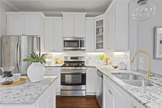 Building Photo - 481 Hill St SE