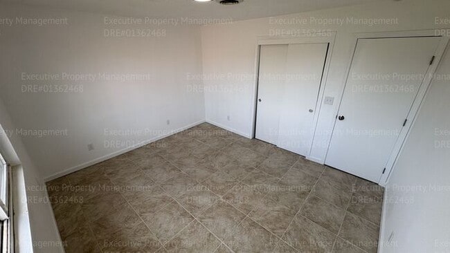 Building Photo - 2 bedroom 1.5 bathroom townhome (Move In Special Available OAC)