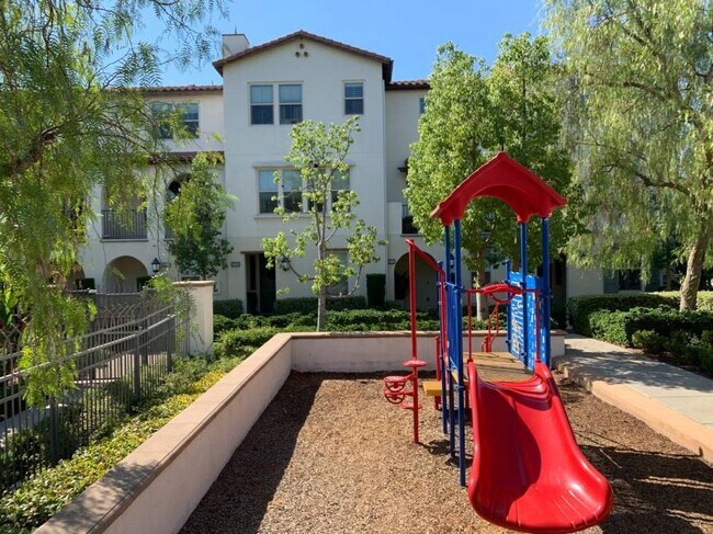 Building Photo - 2.0 bedroom in Azusa California 91702