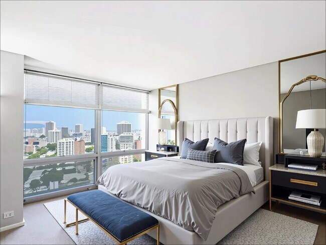 Building Photo - 2650 N Lakeview Ave