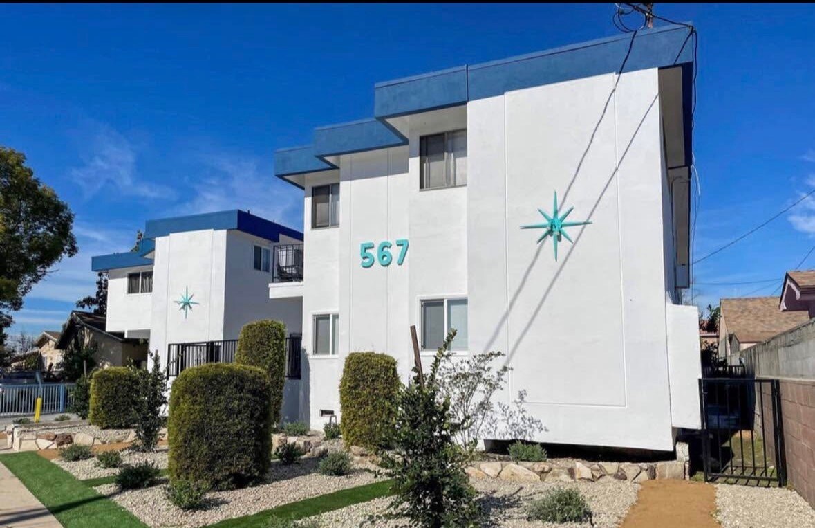 Building Photo - 3533 W 108th St