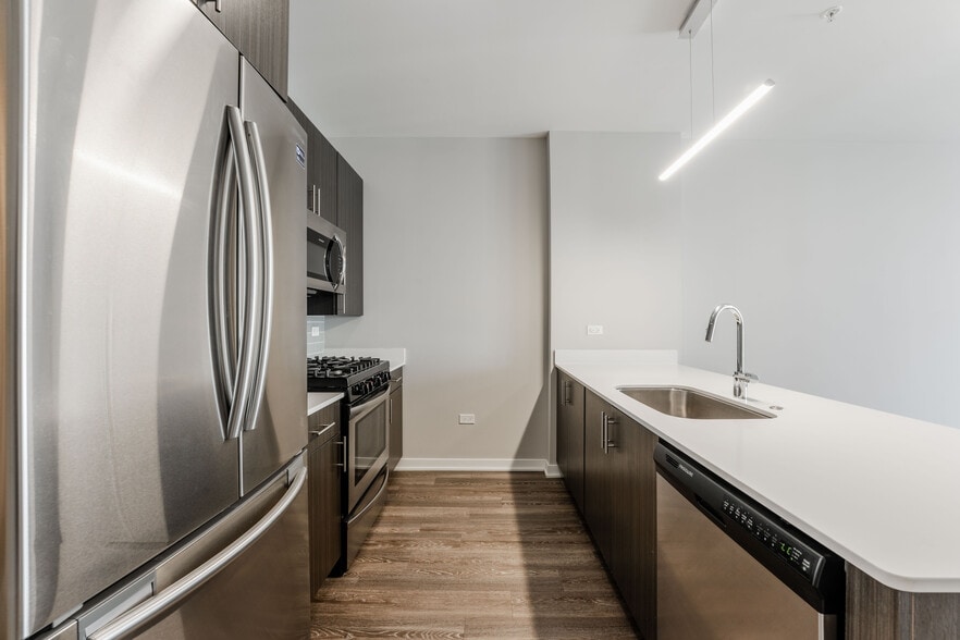 Building Photo - 301 W North Ave