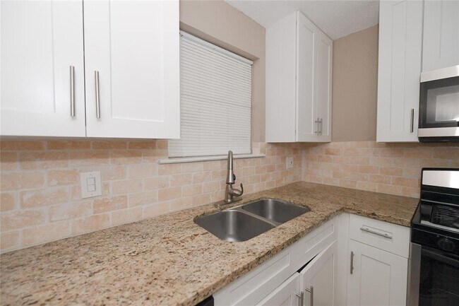 Building Photo - 7703 Mosewood St