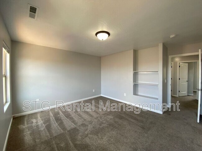 Building Photo - 290 W Buena Vista