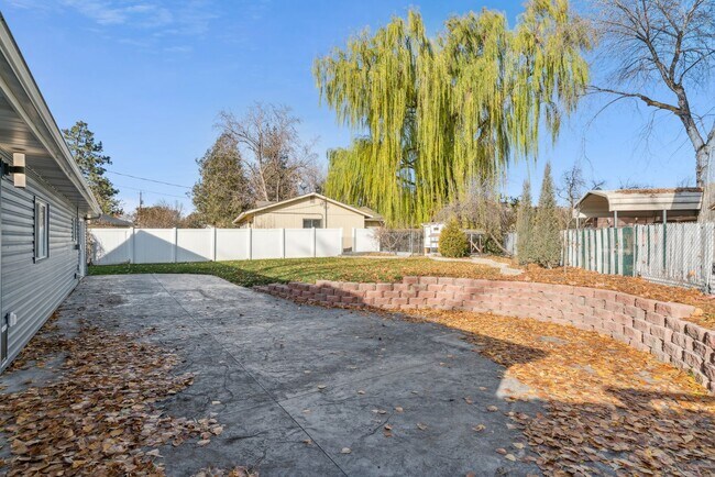 Building Photo - 4306 Plum St