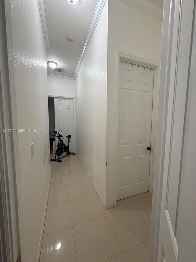Building Photo - 8208 SW 166th Pl