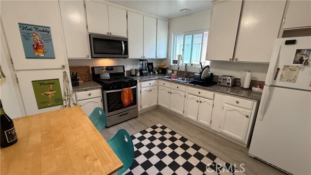 Building Photo - 34121 La Serena Dr