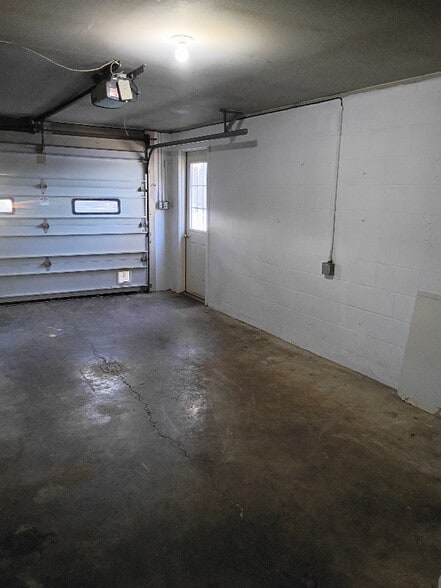 Building Photo - 2109 Fonderwhite Rd