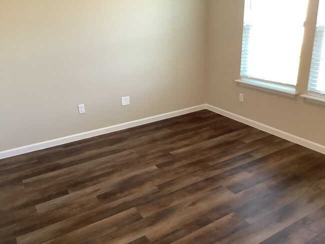 Building Photo - 180 Spruce Pt