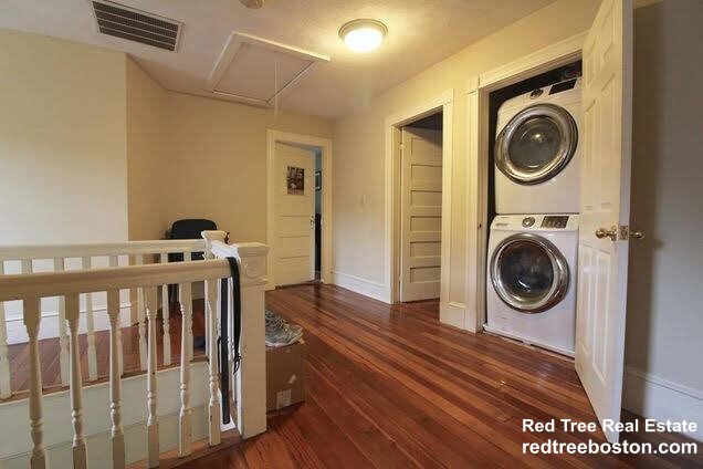 Building Photo - 24 Burton St