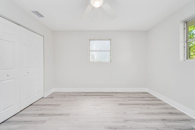 Building Photo - Stunning Remodeled 3-Bedroom Home in Prime...
