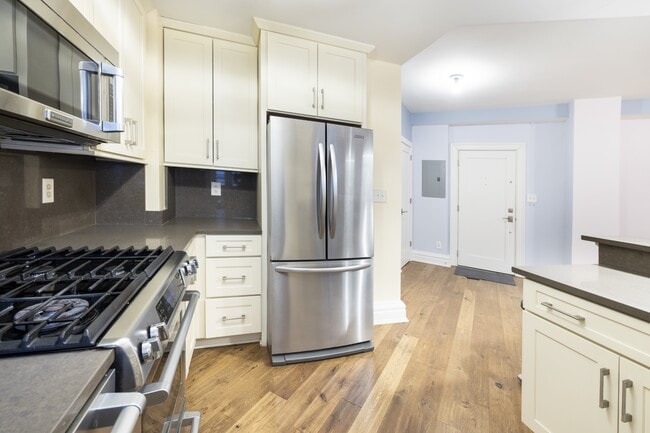 Building Photo - 1910 Kalorama Rd NW