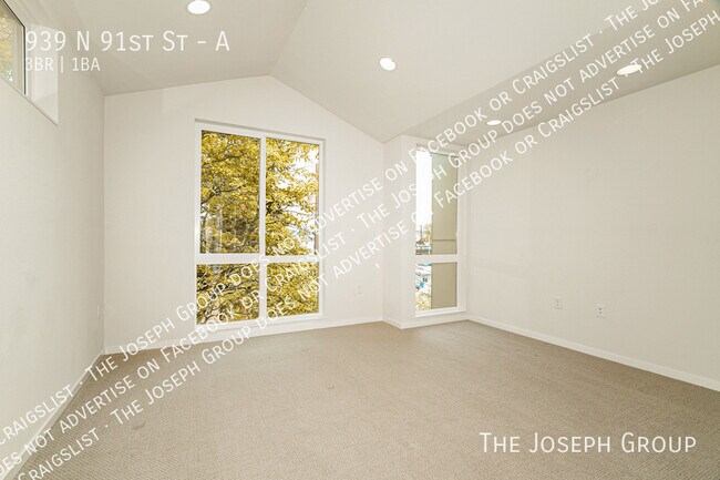 Building Photo - 939 N 91st St