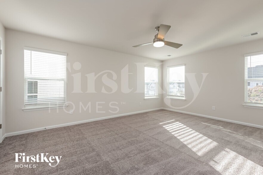 Building Photo - 705 Ridgemoor Trl