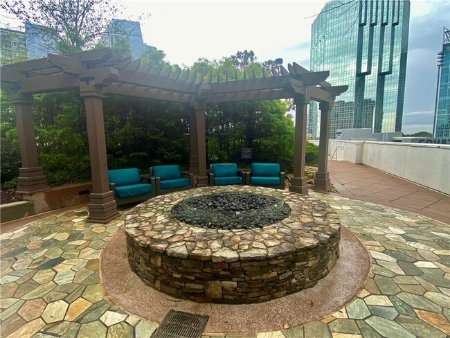 Building Photo - 3324 Peachtree Rd NE