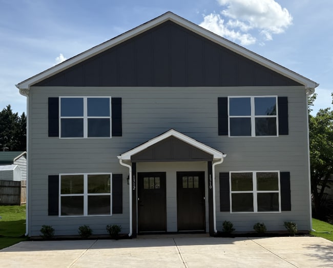 Building Photo - 1312 Main Ave SE