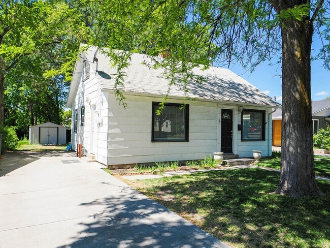 Building Photo - 3 Bed Bungalow Near BYU & UVU – Large Private Yard