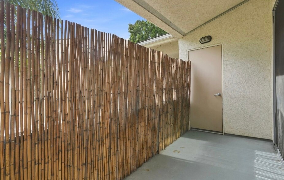 Building Photo - 5325 Newcastle Ave