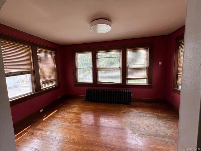 Building Photo - 123 Monhagen Ave