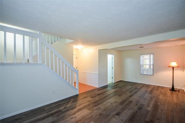 Building Photo - 115 Arborfield Way