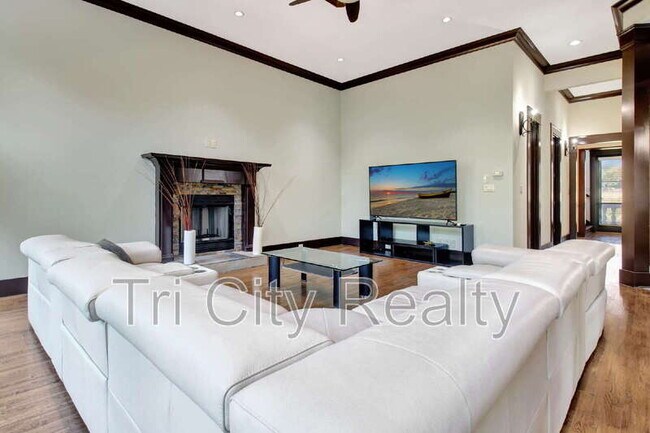 Building Photo - 250 Moss Creek Walk